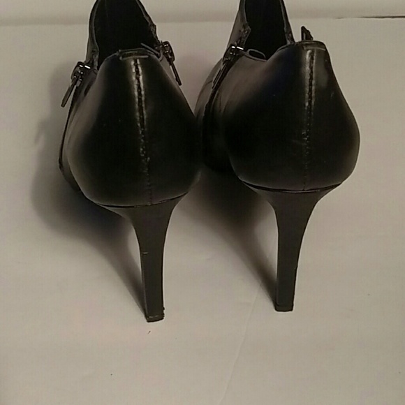 Calvin Klein "beana" Black Booties size 9.5 - Picture 3 of 6